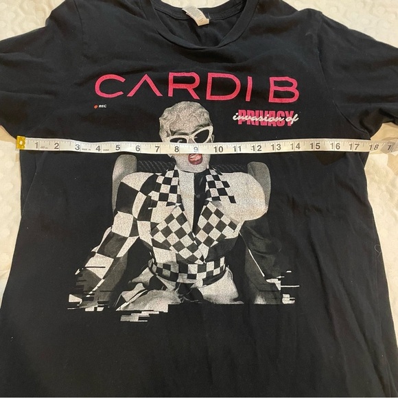 Cardi B Invasion of Privacy Tour T-Shirt Women’s Medium 2019 Black Dates on Back - Picture 8 of 9
